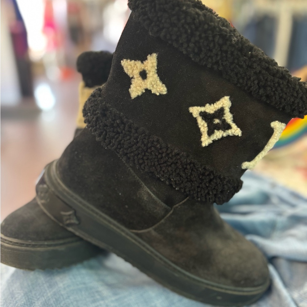 Louis Vuitton Black Shearling Boots
